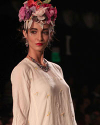 Aneeth Arora Show at WIFW SS 2015