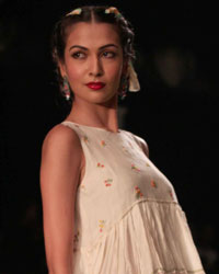 Aneeth Arora Show at WIFW SS 2015