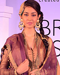 Model showcasing Ashima Leena's collection