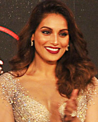 Bipasha Basu walking the ramp for Designer Falguni and Shane Peacock