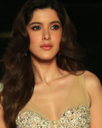 Shanaya Kapoor Walks The Ramp For Neeta Lulla In Ivory Sequin Gown