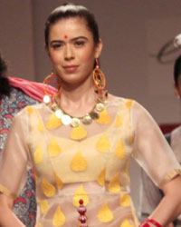 Chaaya Mehrotra Show at WIFW SS 2015