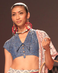 Chaaya Mehrotra Show at WIFW SS 2015