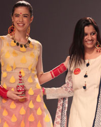 Chaaya Mehrotra Show at WIFW SS 2015