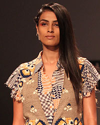 Dev R Nil Show at WIFW SS 2015