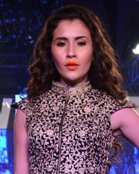 Diksha and Manju Todi Show at IBFW Season 2