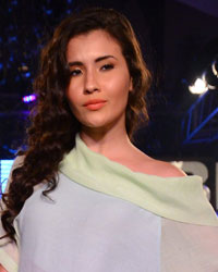 Diksha and Manju Todi Show at IBFW Season 2