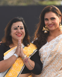 Lara Dutta with Fashion designer Sanjukta Dutta