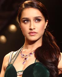 Gitanjali Gems Show at IIJW 2014