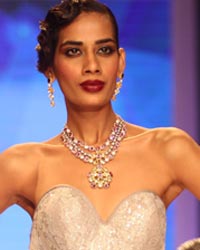 Gitanjali Gems Show at IIJW 2014