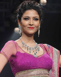 Gitanjali Gems Show at IIJW 2015