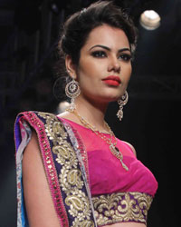 Gitanjali Gems Show at IIJW 2015