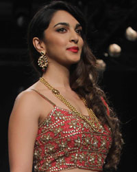 Gitanjali Gems Show at IIJW 2015