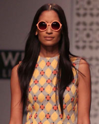 Hemant and Nandita Show at WIFW SS 2015