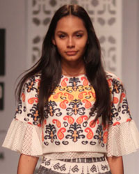 Hemant and Nandita Show at WIFW SS 2015