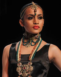 Indian Institute of Gems, Mumbai show at India International Jewellery Week 2015