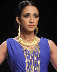 Indian Institute of Gems, Mumbai show at India International Jewellery Week 2015