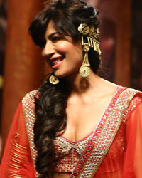 Chitrangada Singhd designer Suneet Varma