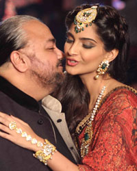 JJ Valaya and Sonam Kapoor