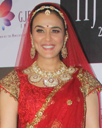 Preity Zinta displays creation by Birdhichand Ghanshyamdas jewellers