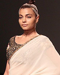 Joy Mitra Show at WIFW SS 2015