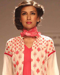 Krishna Mehta Show at LFW 2104