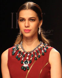 Kriti Endorses GILI by Nakshatra