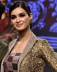 Diana Penty with Fashion Designer Punit Balana