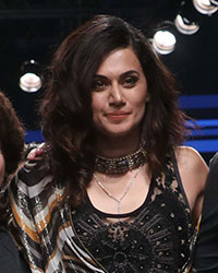 Taapsee Pannu walked the ramp for Fashion Designer Ritu Kumar