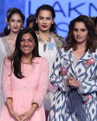 Fashion designer Reena Singh and Sania Mirza