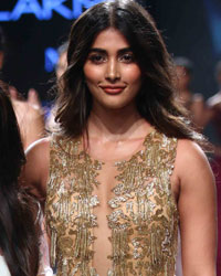 Fashion designer Sonaakshi Raaj and Pooja Hegde