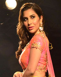 Sophie Choudry