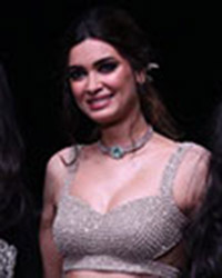 Diana Penty with fashion designer duo Charu and Vasundhra