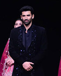 Aditya Roy Kapur took over the ramp and set it ablaze as they walked together for the label Kalki