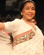 Asha Bhosle and Hema Malini