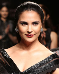 Designer Eshaa Amiin with showstopper Lara Dutta