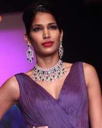 Mahabir Jewellers and KIK Jewels Show at IIJW 2014