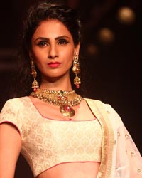 Mahabir Jewellers and KIK Jewels Show at IIJW 2014