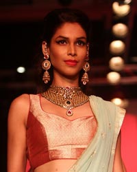 Mahabir Jewellers and KIK Jewels Show at IIJW 2014