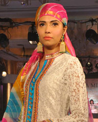 Maheka Mirpuri Show for Cancer Awareness