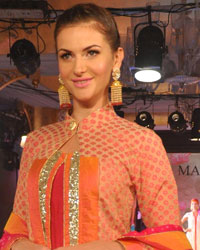 Maheka Mirpuri Show for Cancer Awareness