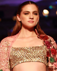 Manish Malhotra Show at Amazon India Fashion Week 2015