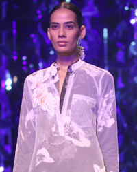 Masaba Show at WIFW SS 2015