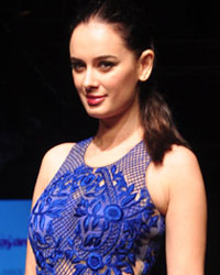 Evelyn Sharma