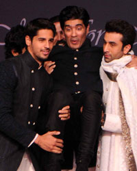 Amitabh Bachchan, Sidharth Malhotra, Manish Malhotra and Ranbir Kapoor