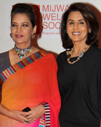 Shabana Azmi and Neetu Singh