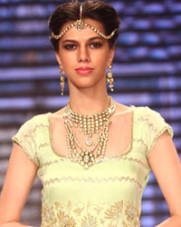 Moni Agarwal Show at IIJW 2014