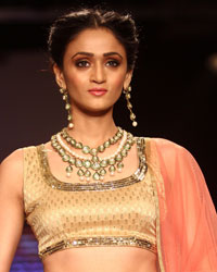 Moni Agarwal Show at IIJW 2014