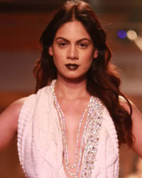 Monisha Jaising show at Amazon India Couture Week 2015