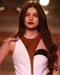 Monisha Jaising Show at AIFW 2015